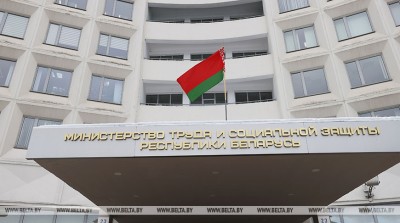 Когда родители могут взять дополнительный выходной, рассказали в Минтруда